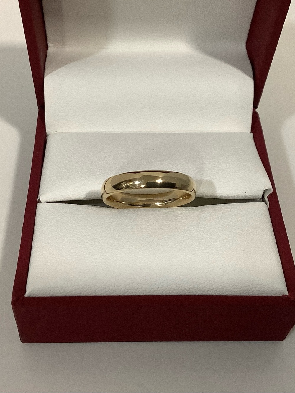 Classic Women's 14k Gold Wedding Band -Size 7